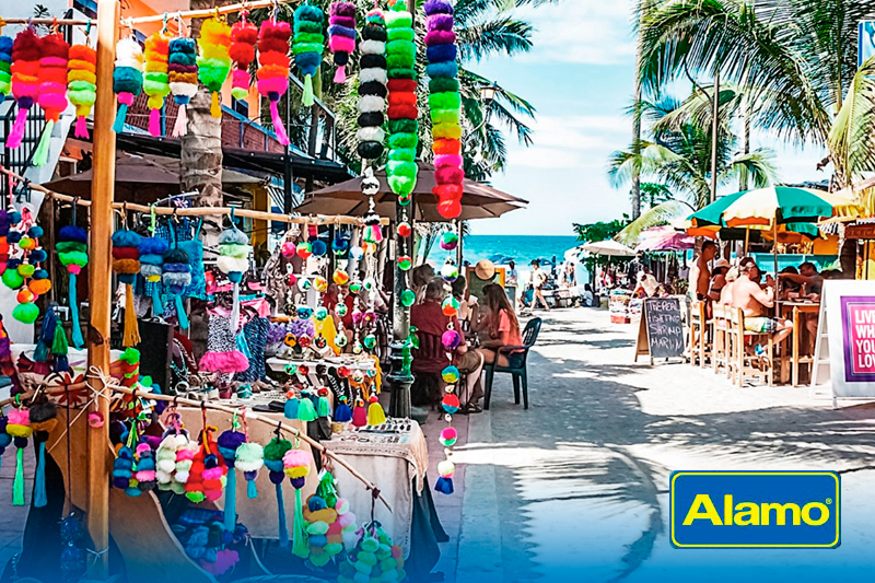 Reserva auto y recorre las playas de México