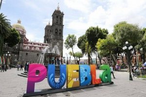 puebla-centro-historico-mexico-empresas-renta-autos