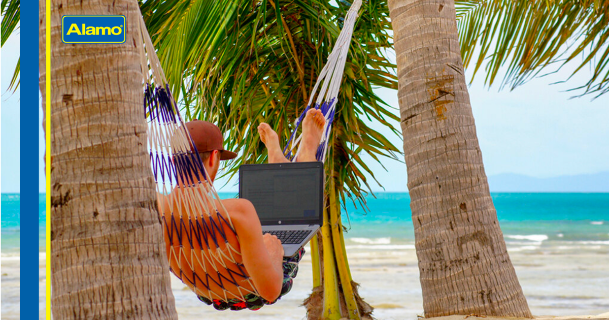 Workation: cómo combinar vacaciones y productividad en verano